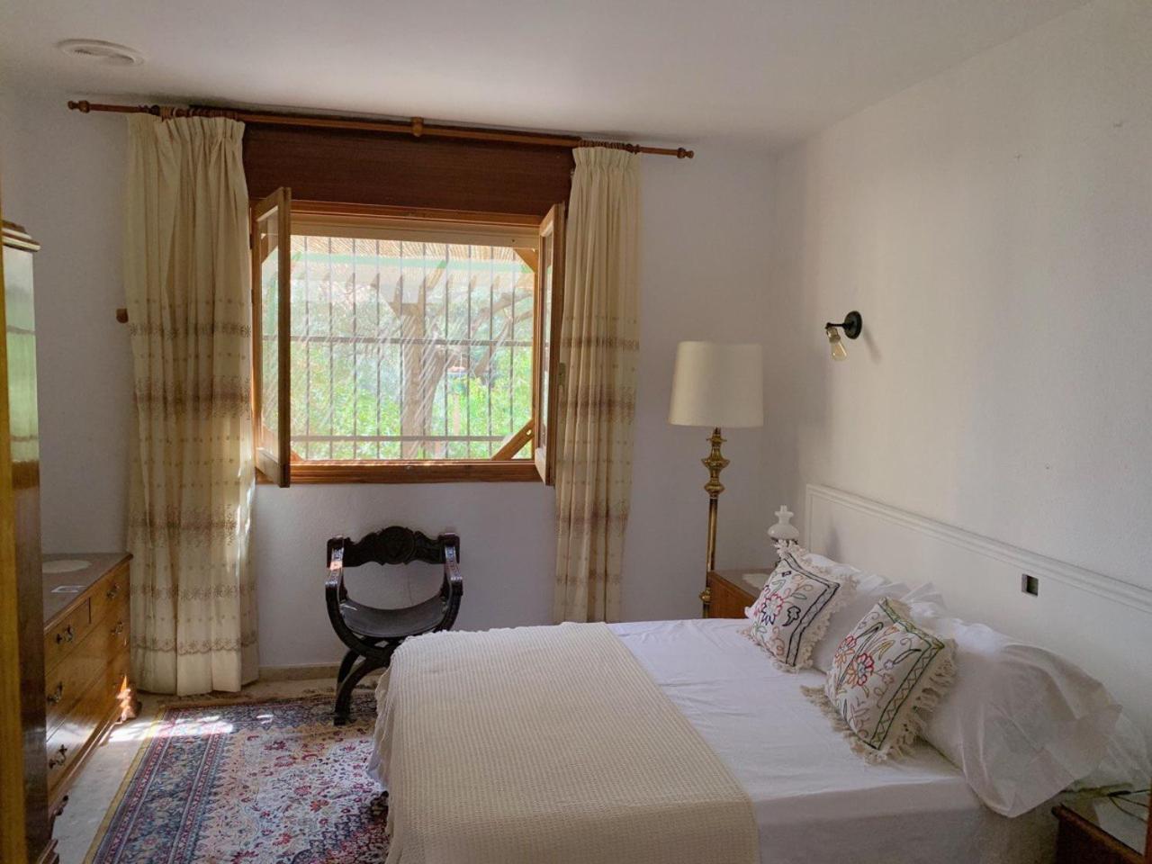 Con Piscina Privada En Casa De Campo, Granada *